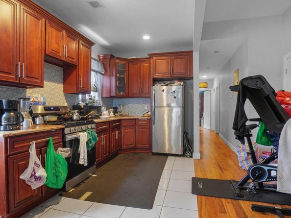 32 North Street, Bronx NY 10468