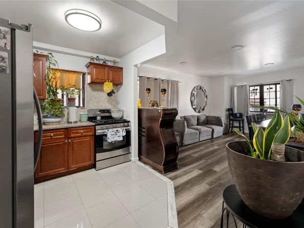 848 Morris Park Avenue, Bronx NY 10462