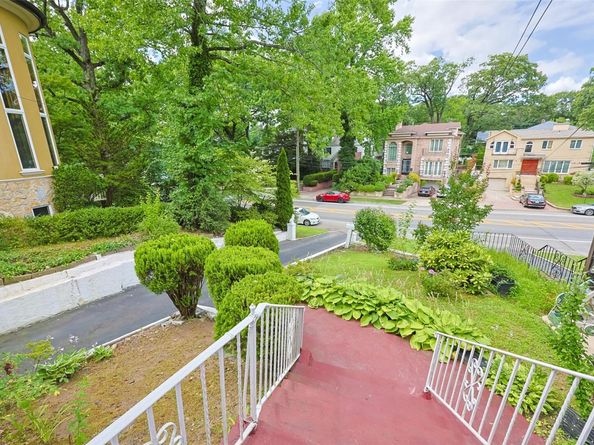 19512 McLaughlin Avenue, Holliswood NY 11423