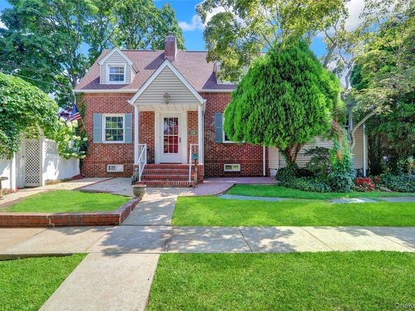 1690 Argyle Road, Merrick NY 11566