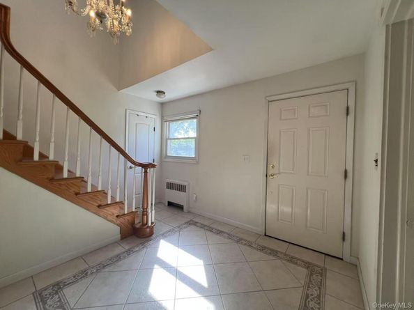 216 Glenwood Lane, Port Jefferson NY 11777