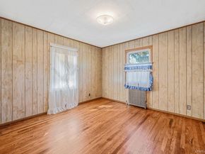 220 S Clinton Avenue, Lindenhurst NY 11757