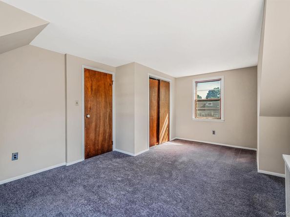 220 S Clinton Avenue, Lindenhurst NY 11757