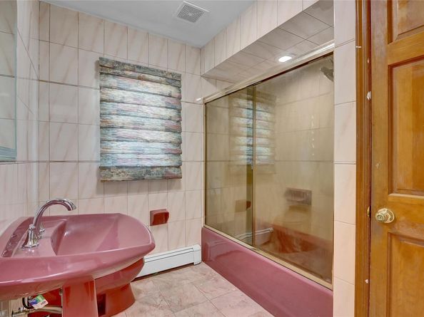 63 Cumberland Place, Valley Stream NY 11580