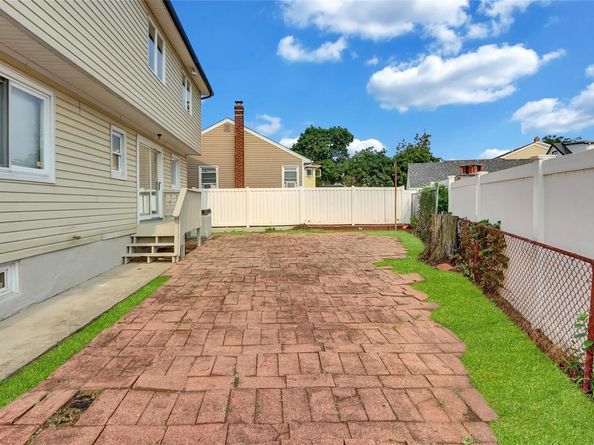 63 Cumberland Place, Valley Stream NY 11580