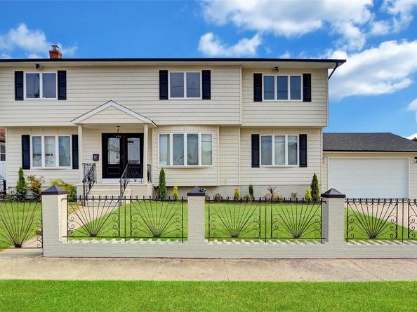 63 Cumberland Place, Valley Stream NY 11580