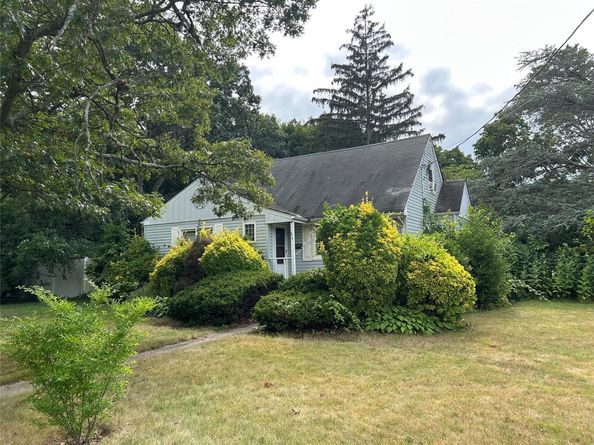 274 Hawkins Avenue, Ronkonkoma NY 11779