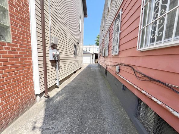 81 Autumn Avenue, Brooklyn NY 11208