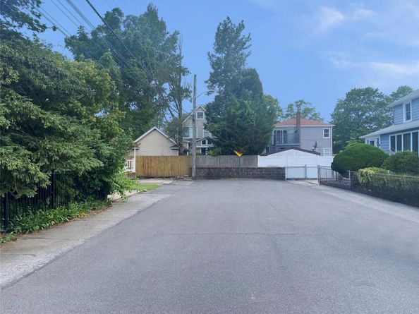 1 Lewis Place, Lynbrook NY 11563