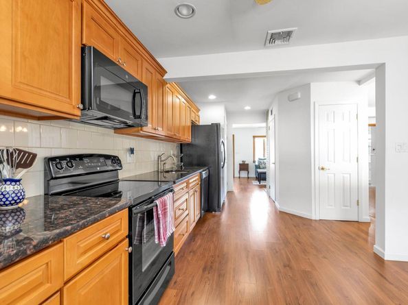 62 Grant Street, Freeport NY 11520