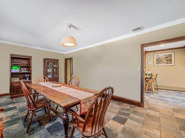 33 Nassau Parkway, Oceanside NY 11572