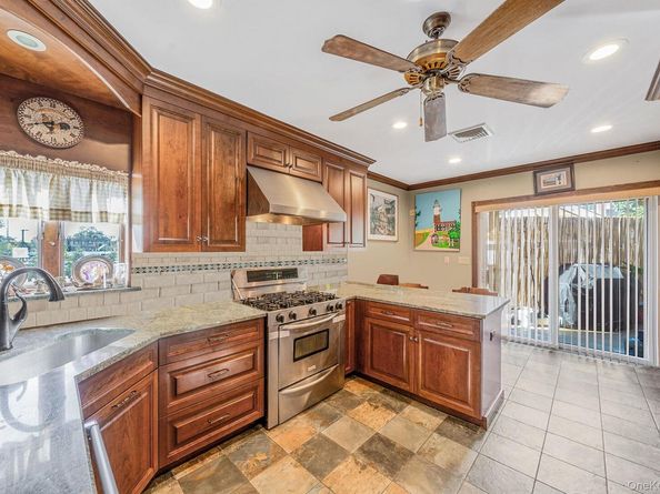 33 Nassau Parkway, Oceanside NY 11572