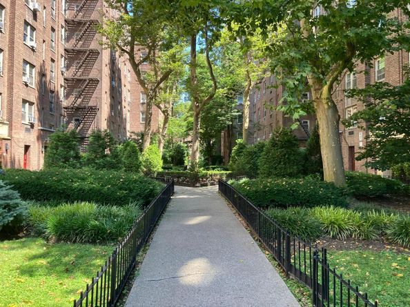 48-55 43 street 2F, Sunnyside NY 11377