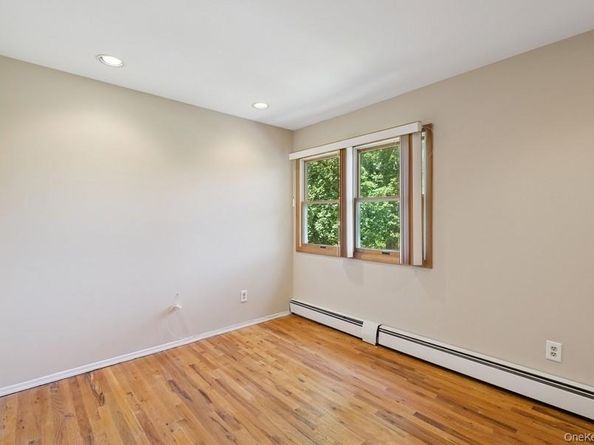 8 Cedar Place, Kings Park NY 11754