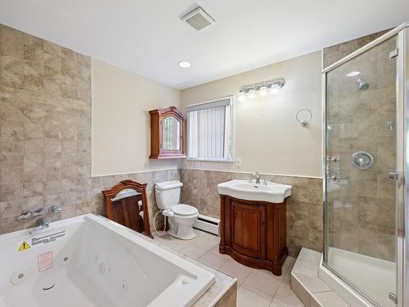 8 Cedar Place, Kings Park NY 11754