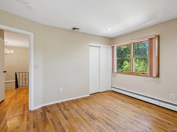 8 Cedar Place, Kings Park NY 11754