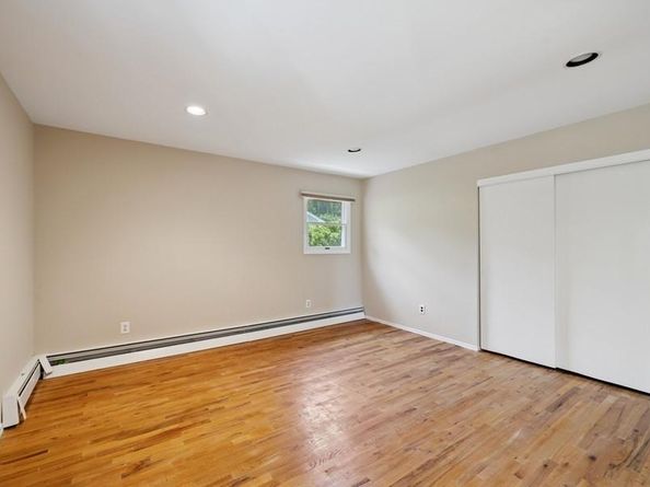 8 Cedar Place, Kings Park NY 11754