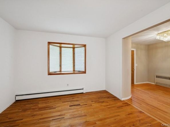 8 Cedar Place, Kings Park NY 11754