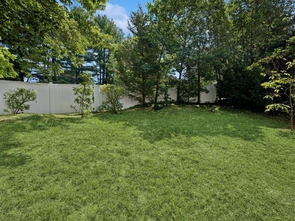 8 Cedar Place, Kings Park NY 11754