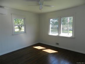 39 W 3rd Street, Patchogue NY 11772