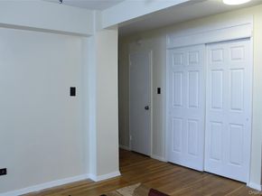 241-20 Northern Blvd 2C, Douglaston NY 11362