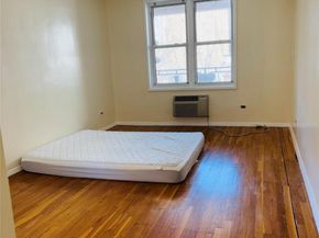 241-20 Northern Blvd 2C, Douglaston NY 11362