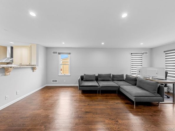 458 Mineola Avenue, Carle Place NY 11514