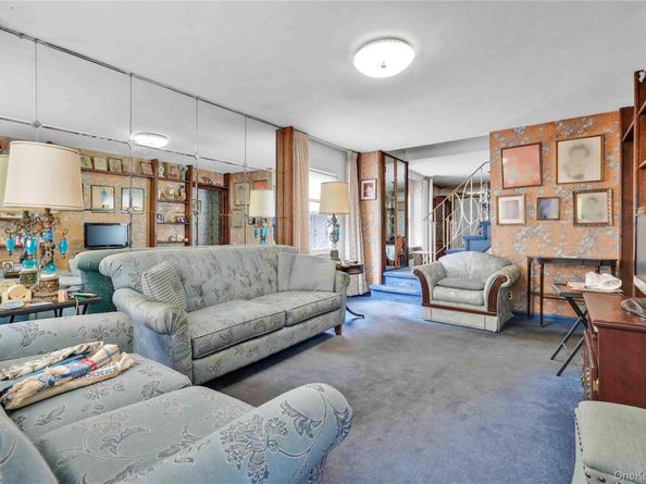 50-12 Utopia Parkway, Fresh Meadows NY 11365
