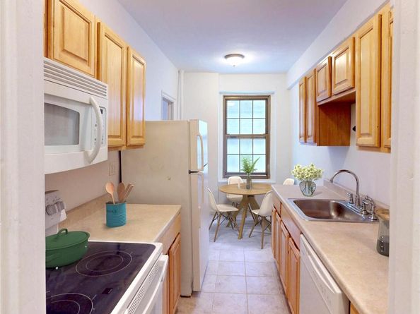 1100 Grand Concourse 1D, Bronx NY 10456