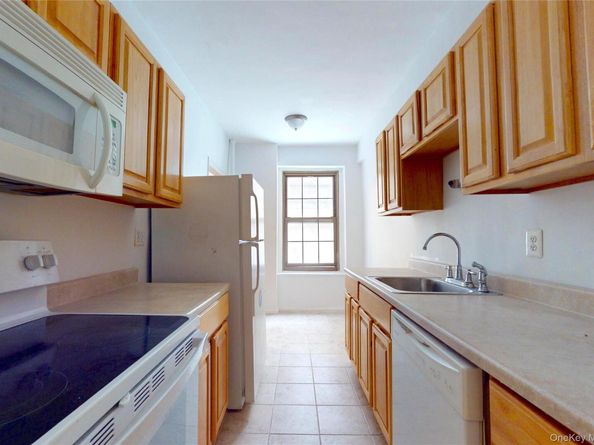 1100 Grand Concourse 1D, Bronx NY 10456