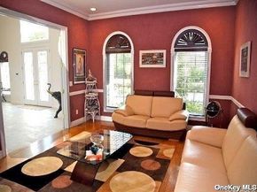 9 Kate Court, East Quogue NY 11942