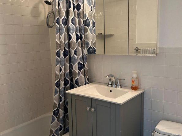 61-20 Grand Central Parkway A1104, Forest Hills NY 11375