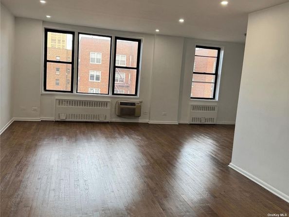 65-50 Wetherole Street 5V, Rego Park NY 11374