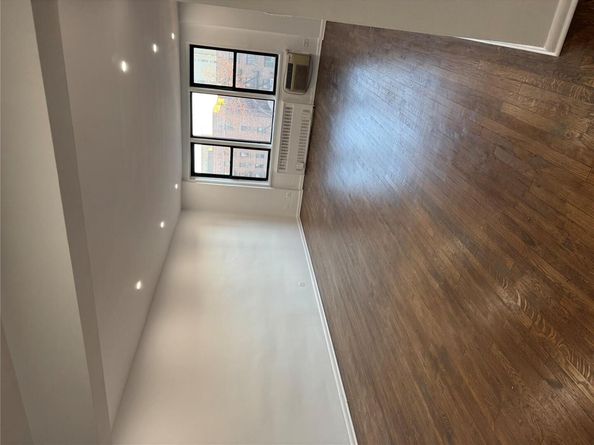 65-50 Wetherole Street 5V, Rego Park NY 11374