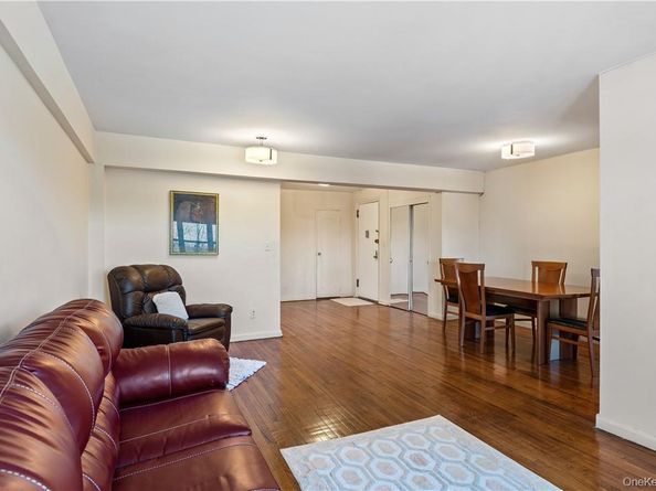 1910 Pelham Parkway S 5C, Bronx NY 10461