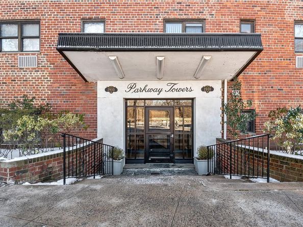 1910 Pelham Parkway S 5C, Bronx NY 10461