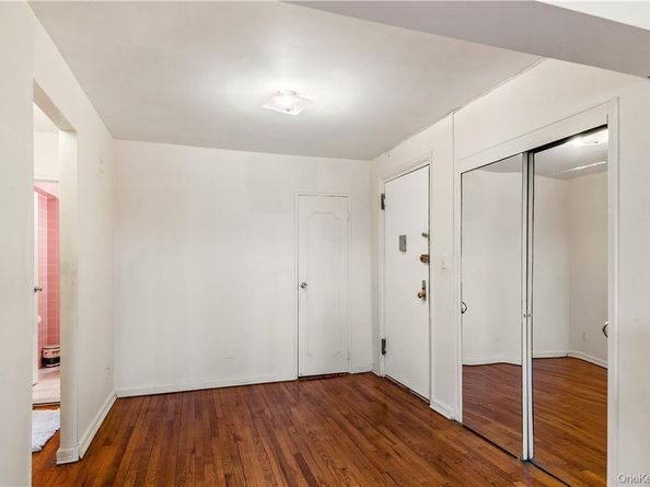 1910 Pelham Parkway S 5C, Bronx NY 10461