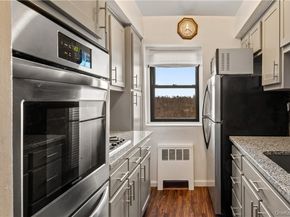 1910 Pelham Parkway S 5C, Bronx NY 10461