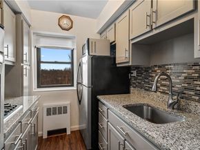 1910 Pelham Parkway S 5C, Bronx NY 10461