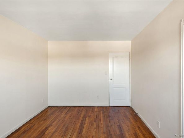 1910 Pelham Parkway S 5C, Bronx NY 10461