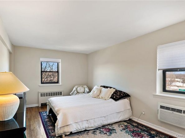 1910 Pelham Parkway S 5C, Bronx NY 10461