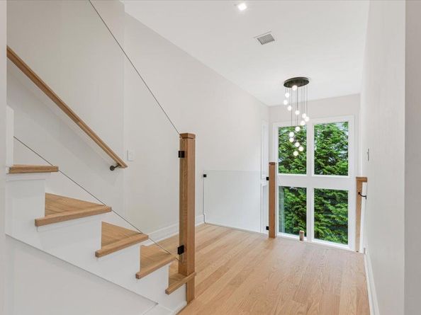 239 ROCK CREEK Lane, Scarsdale NY 10583