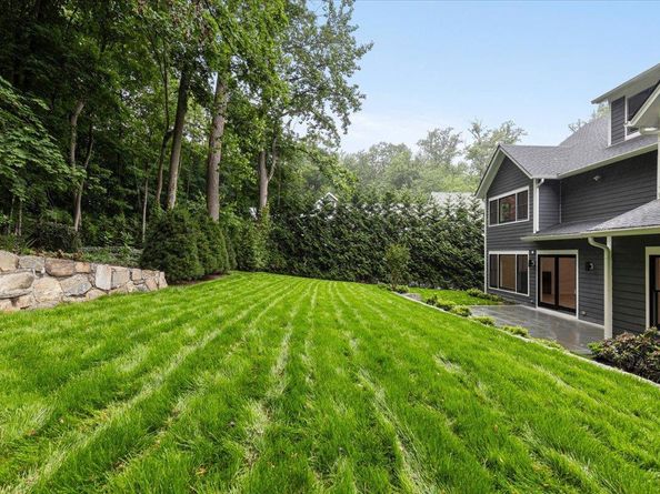 239 ROCK CREEK Lane, Scarsdale NY 10583