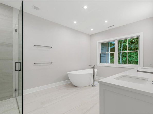 239 ROCK CREEK Lane, Scarsdale NY 10583