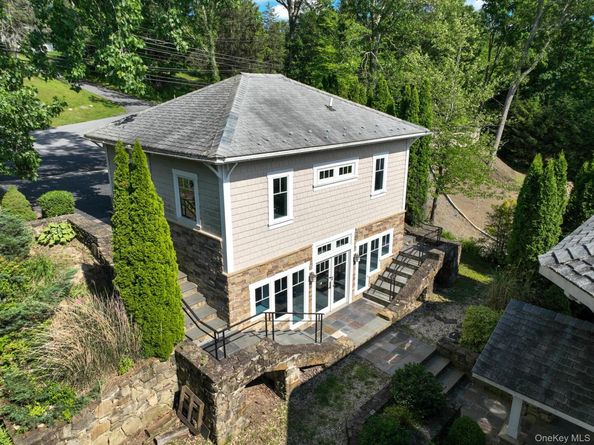 33 Truesdale Lake Drive, South Salem NY 10590