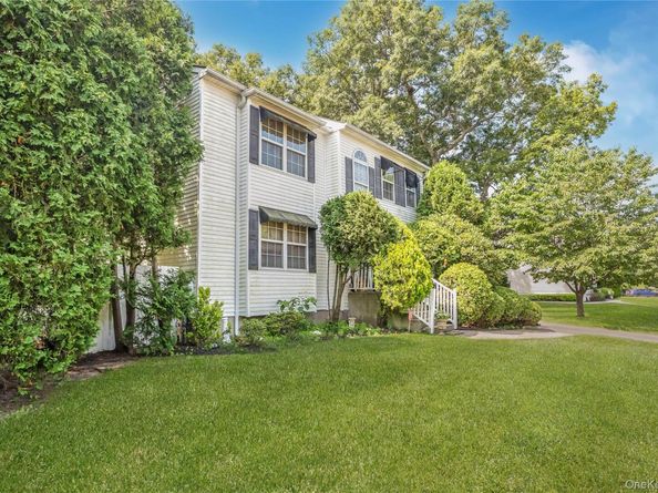 10 Gaetano Lane, Coram NY 11727