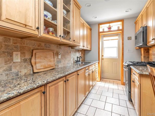 71-27 68th Street, Glendale NY 11385