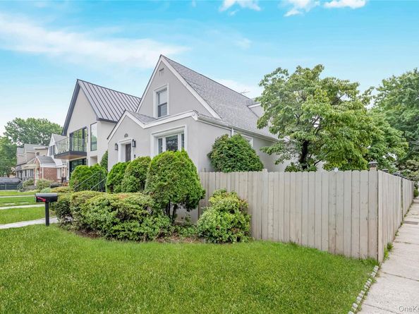 148-02 3rd Avenue, Beechhurst NY 11357