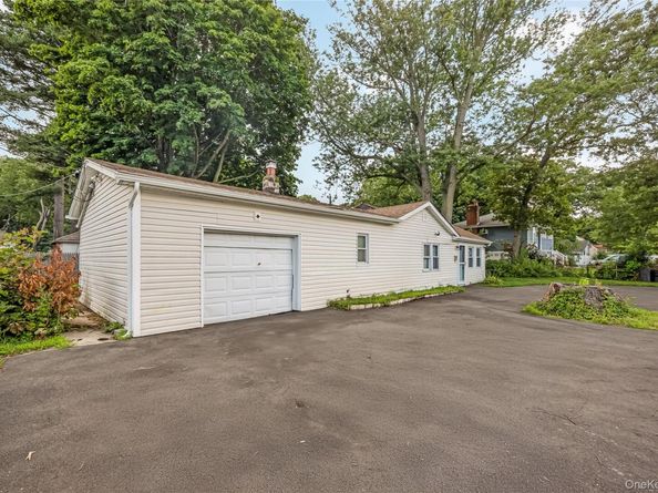 20 Buchanan Avenue, Wyandanch NY 11798