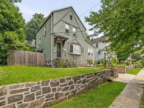 218 Sedgwick Avenue, Yonkers NY 10705